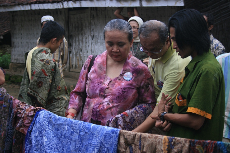 06C. DISCUSSION WITH  HADI THE DESIGNER