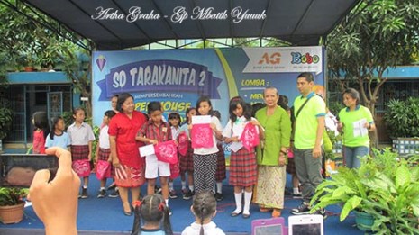 64. FOTO BERSAMA KEPSEK N ARTHA GRAHA IMG_2365