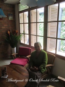 75. BUNDA N JENDELA IMG_3055